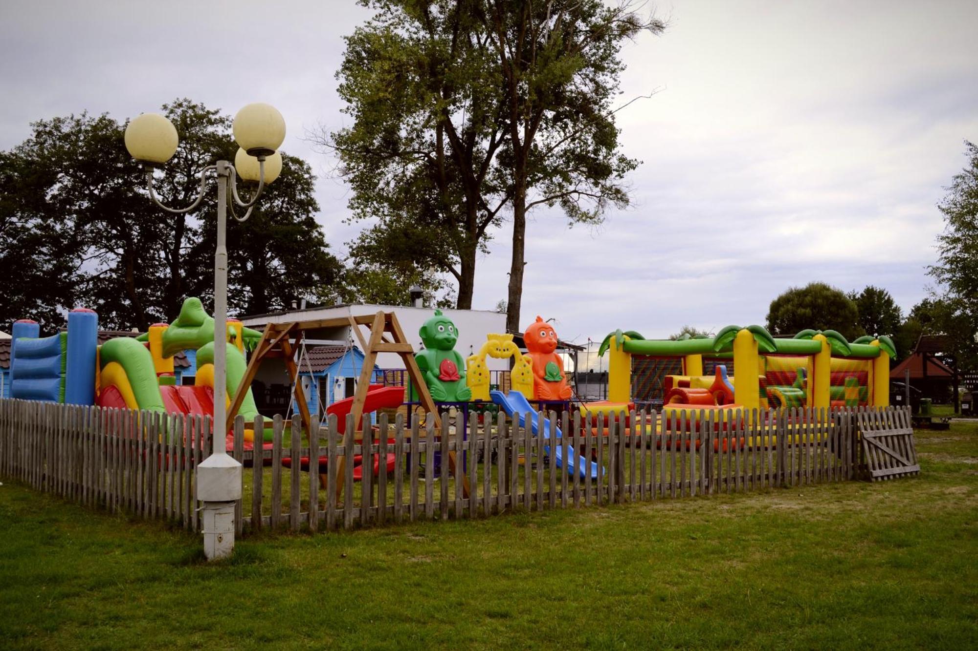 Camping Szczecinek Domy Wypoczynkowe Exterior foto