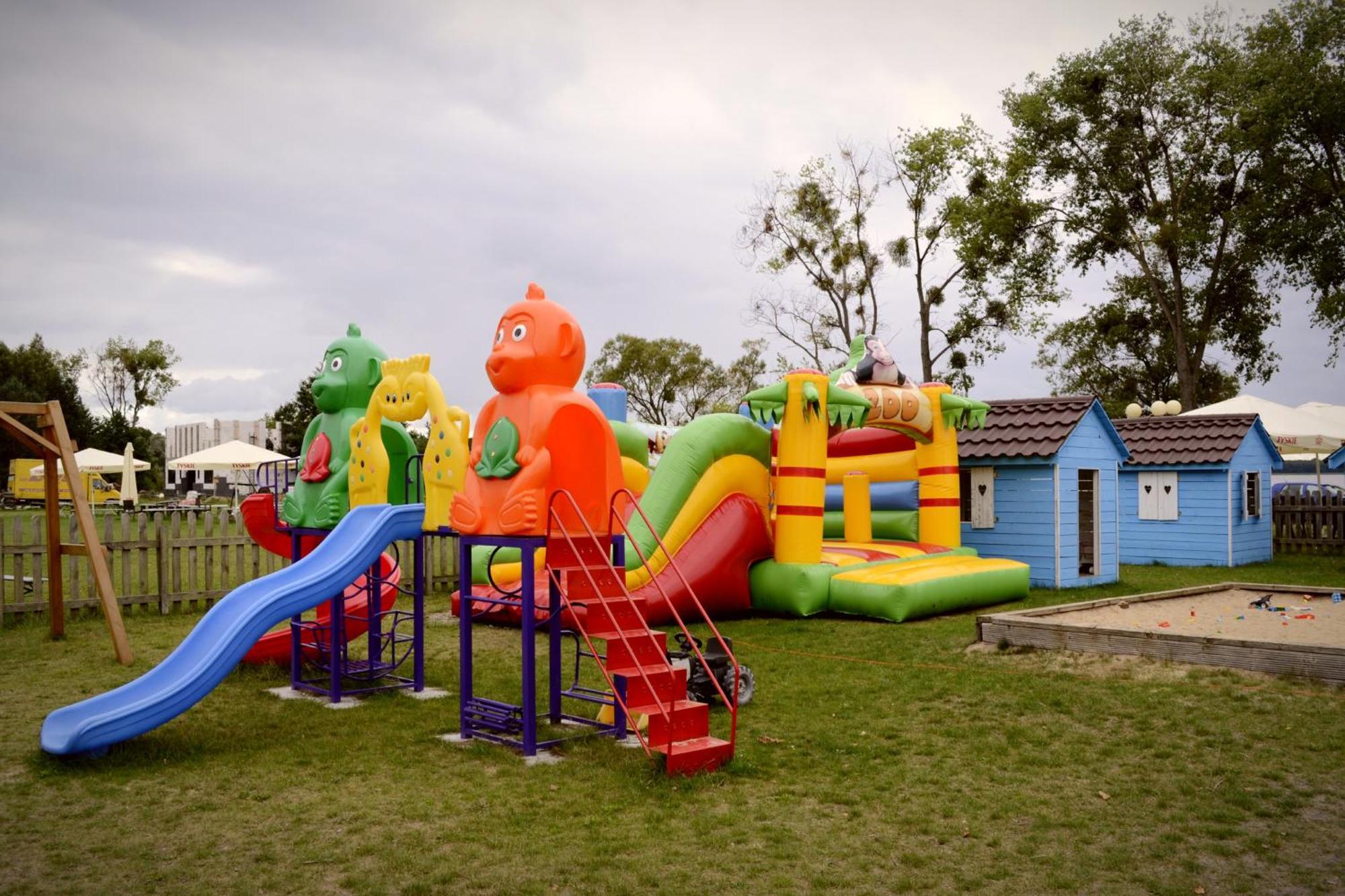 Camping Szczecinek Domy Wypoczynkowe Exterior foto